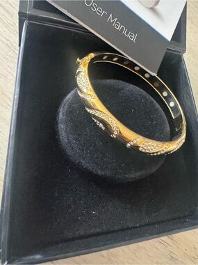 Nikkei Bella Passione-  Womens Bangle Bracelet - Triphase Technology